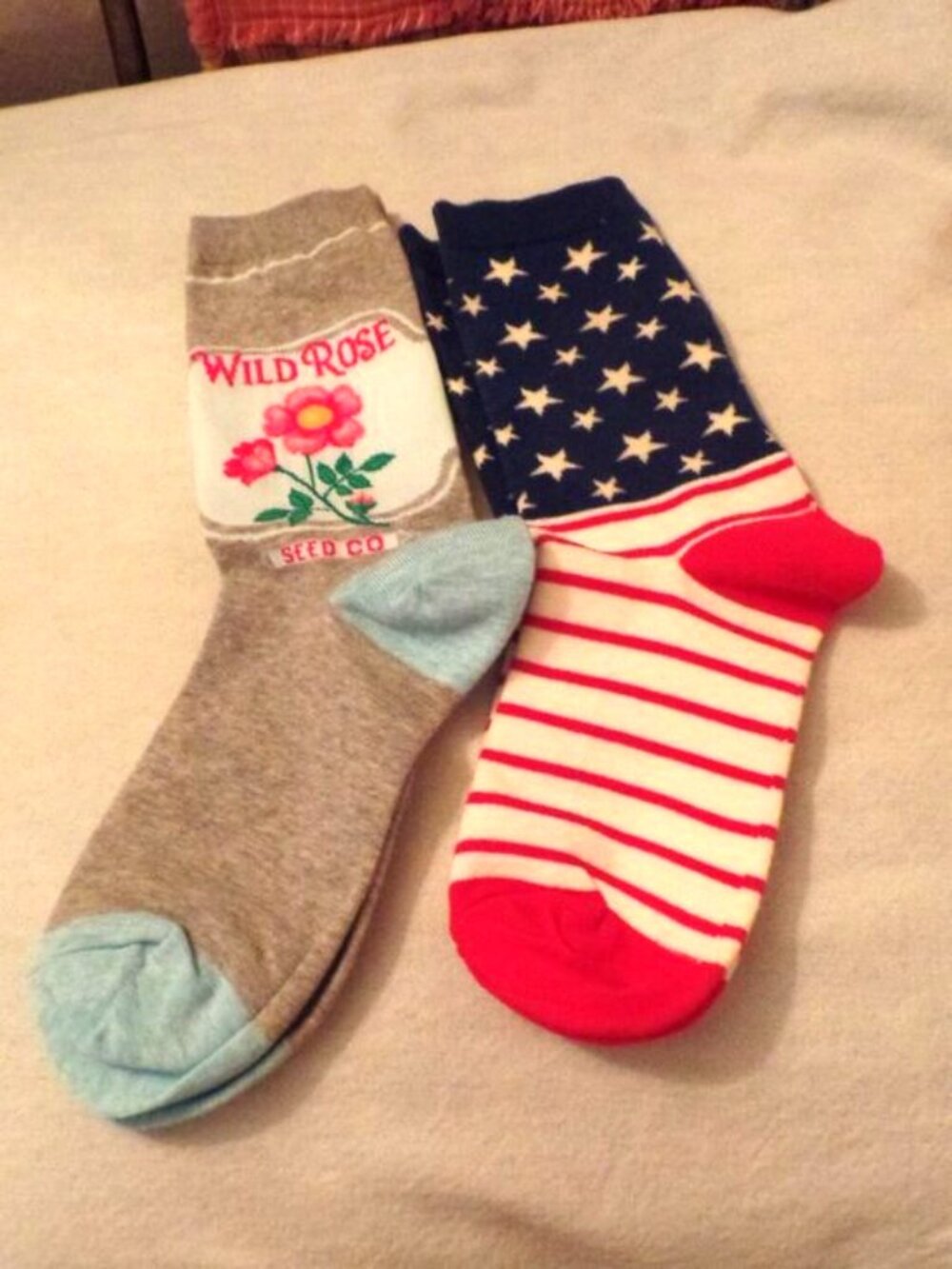 Wild Rose & Flag Short Socks 8-10 NEW 2 PAIR